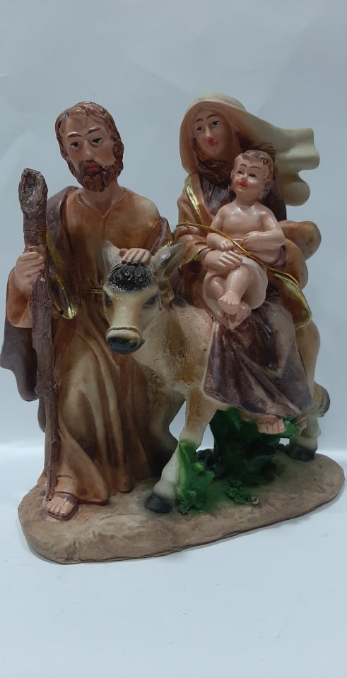 Mary joseph and baby Jesus figurines – Carlys